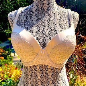 Victoria’s Secret bra 36F 36DDD beautiful lace bra